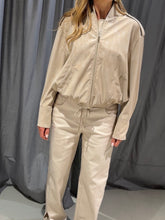 Carica l'immagine nel visualizzatore di Gallery, Pantalone Kate | Borchia