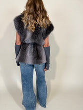 Carica l'immagine nel visualizzatore di Gallery, Gilet Snow | Ecopelliccia | Più colori