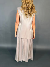 Load image into Gallery viewer, Gilet satinato I TAUPE