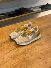Carica l'immagine nel visualizzatore di Gallery, Sneakers Colors | MOA Concept