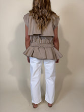 Load image into Gallery viewer, Gilet Butter & Camel.