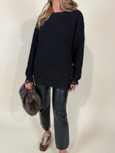 Carica l'immagine nel visualizzatore di Gallery, Maglia Over Rotture | Più colori