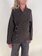 Load image into Gallery viewer, Cardigan Andrea bottone laterale | Lana e alpaca