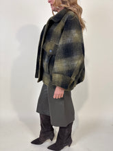 Carica l'immagine nel visualizzatore di Gallery, Giubbotto Olive | Check