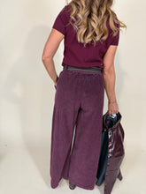 Carica l'immagine nel visualizzatore di Gallery, Pantalone Cherry | Velluto | Più colori