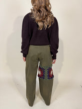 Carica l'immagine nel visualizzatore di Gallery, Pantalone Green Crochet