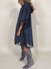 Carica l'immagine nel visualizzatore di Gallery, Cappa Grey | Frangia | Hand Made