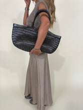 Carica l'immagine nel visualizzatore di Gallery, Gonna Satin | Più colori