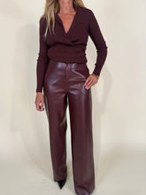 Carica l'immagine nel visualizzatore di Gallery, Pantalone in ecopelle Bordeuax