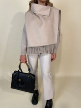 Carica l'immagine nel visualizzatore di Gallery, Cappa collo Amy | Wool | Più colori