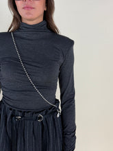 Load image into Gallery viewer, Maglia dolcevita con spallina | Arricciata | Più colori