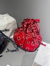 Carica l'immagine nel visualizzatore di Gallery, Pochette double-face bandana