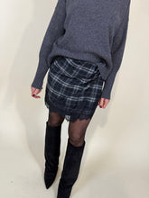 Carica l'immagine nel visualizzatore di Gallery, Gonna mini in check I Pizzo