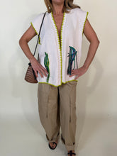 Carica l'immagine nel visualizzatore di Gallery, Gilet Embroidery