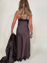 Carica l'immagine nel visualizzatore di Gallery, Abito Ebano | Sottoveste