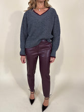 Load image into Gallery viewer, Maglia V rigata I Grigia