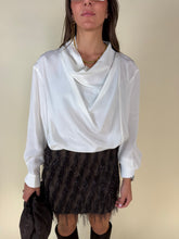 Load image into Gallery viewer, Camicia scollo morbido | 100% rayon