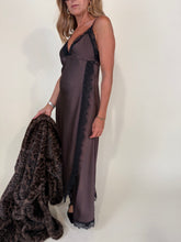 Carica l'immagine nel visualizzatore di Gallery, Abito Ebano | Sottoveste