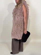 Carica l'immagine nel visualizzatore di Gallery, Ecopelliccia Rose