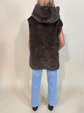 Load image into Gallery viewer, Ecopelliccia MAURY | Gilet | BROWN