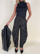 Load image into Gallery viewer, Pantalone leo verde | Balloon
