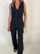 Carica l'immagine nel visualizzatore di Gallery, Jumpsuit Cargo | Cupro & Viscosa | Più colori