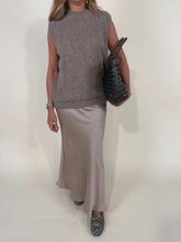 Carica l'immagine nel visualizzatore di Gallery, Gonna Satin | Più colori