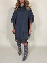 Carica l'immagine nel visualizzatore di Gallery, Cappa Grey | Frangia | Hand Made