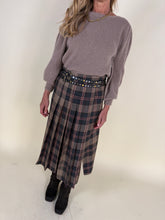 Load image into Gallery viewer, Gonnellone British | Check