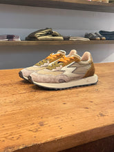Carica l'immagine nel visualizzatore di Gallery, Sneakers Colors | MOA Concept