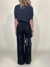 Carica l'immagine nel visualizzatore di Gallery, Pantalone Black crochet