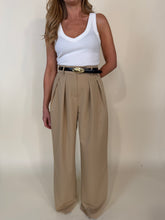 Carica l'immagine nel visualizzatore di Gallery, Pantalone bottone | Camel
