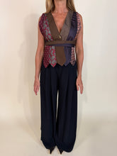 Load image into Gallery viewer, Gilet Cravatte | PIU VARIANTI.