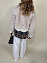 Carica l'immagine nel visualizzatore di Gallery, Ecopelliccia Romane | Panna