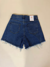 Carica l'immagine nel visualizzatore di Gallery, Shorts Sfrangiato | Denim