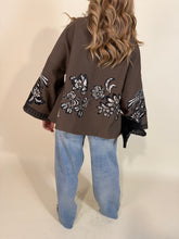 Carica l'immagine nel visualizzatore di Gallery, Kimono Brown