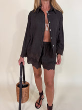 Carica l'immagine nel visualizzatore di Gallery, Completo Lino | Ricami 100% lino | Camicia + shorts