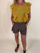 Load image into Gallery viewer, Camicetta Ocra | 100% cotone & ricami.