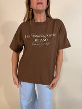 Carica l'immagine nel visualizzatore di Gallery, T-shirt Montenapoleone | Più colori