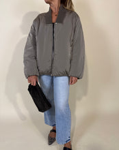 Carica l'immagine nel visualizzatore di Gallery, Bomber Tea | Ecopelliccia