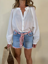 Carica l'immagine nel visualizzatore di Gallery, Shorts Denim Flower