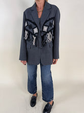 Load image into Gallery viewer, Giacca con crochet frontale | Grey