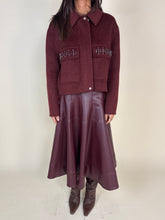 Load image into Gallery viewer, Giubbotto con pietre in lana | Burgundy