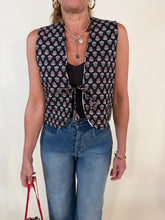 Carica l'immagine nel visualizzatore di Gallery, Gilet Roses | Blue