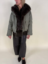 Load image into Gallery viewer, Bomber Erin con ecopelliccia