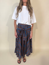 Carica l'immagine nel visualizzatore di Gallery, Gonna Camicia Rigata | Moro e Blu