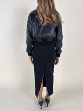 Load image into Gallery viewer, Bomber corto in VERA PELLE | Dark Black