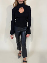 Load image into Gallery viewer, Maglia Lupetto | Volant | Lana Merino | Akep