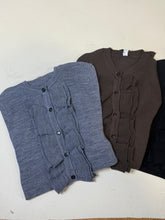 Carica l'immagine nel visualizzatore di Gallery, Cardigan Volant | Più colori | 50% lana