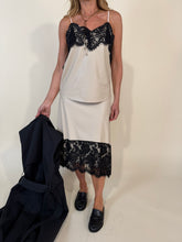 Carica l'immagine nel visualizzatore di Gallery, Gonna Nice | Ecopelle e Pizzo